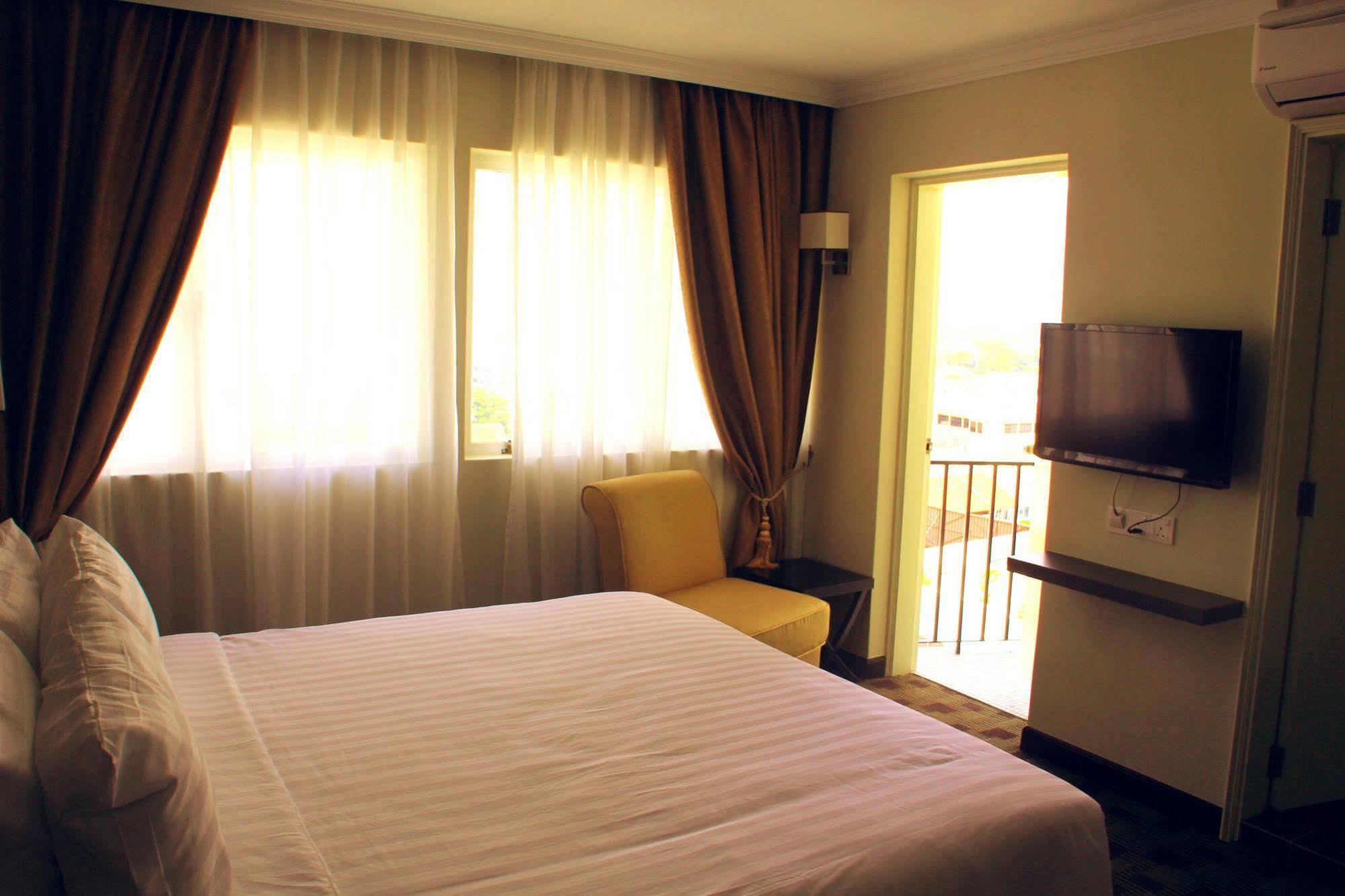 Merchant Hotel 3*